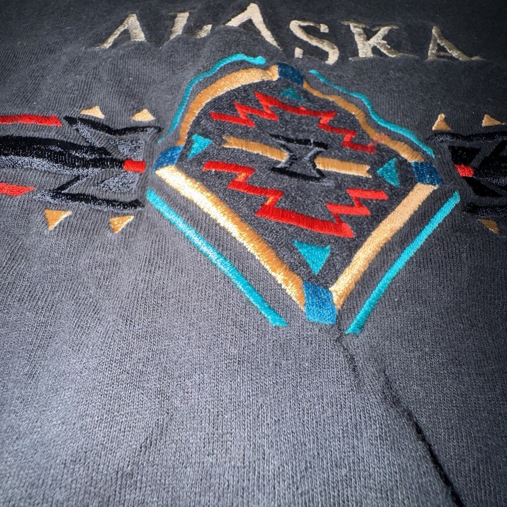 Vintage Anvil Size XL T Shirt Black Embroidered ALASKA Aztec Single Stitch - Picture 2 of 8